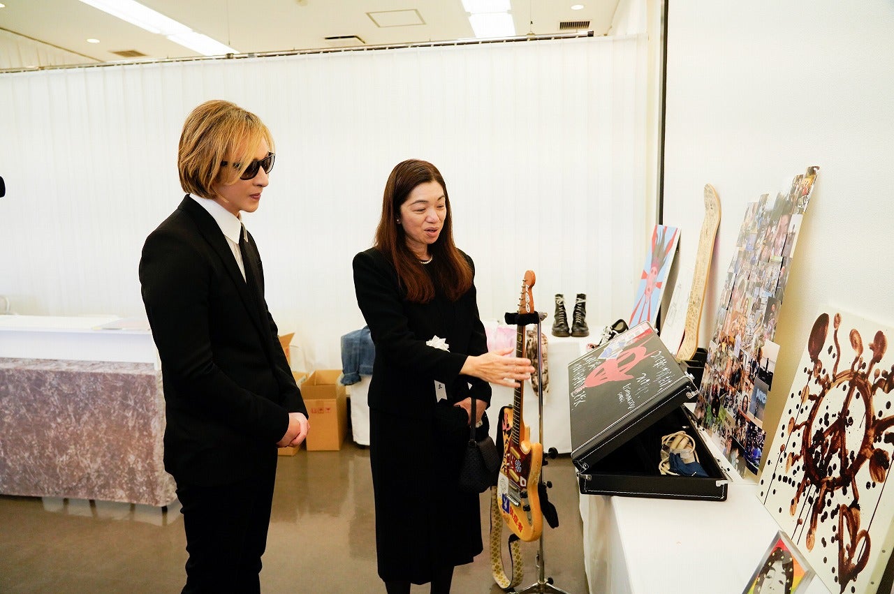 YOSHIKI、YOSHIさんの母（C）NTV