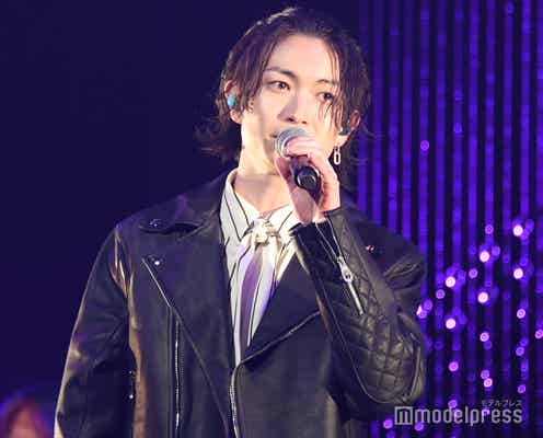 綱啓永、SEVENTEEN・Mrs. GREEN APPLE・8LOOM楽曲生バンドで披露 ファンとバースデー祝福【TSUNA HOUSE独占取材】