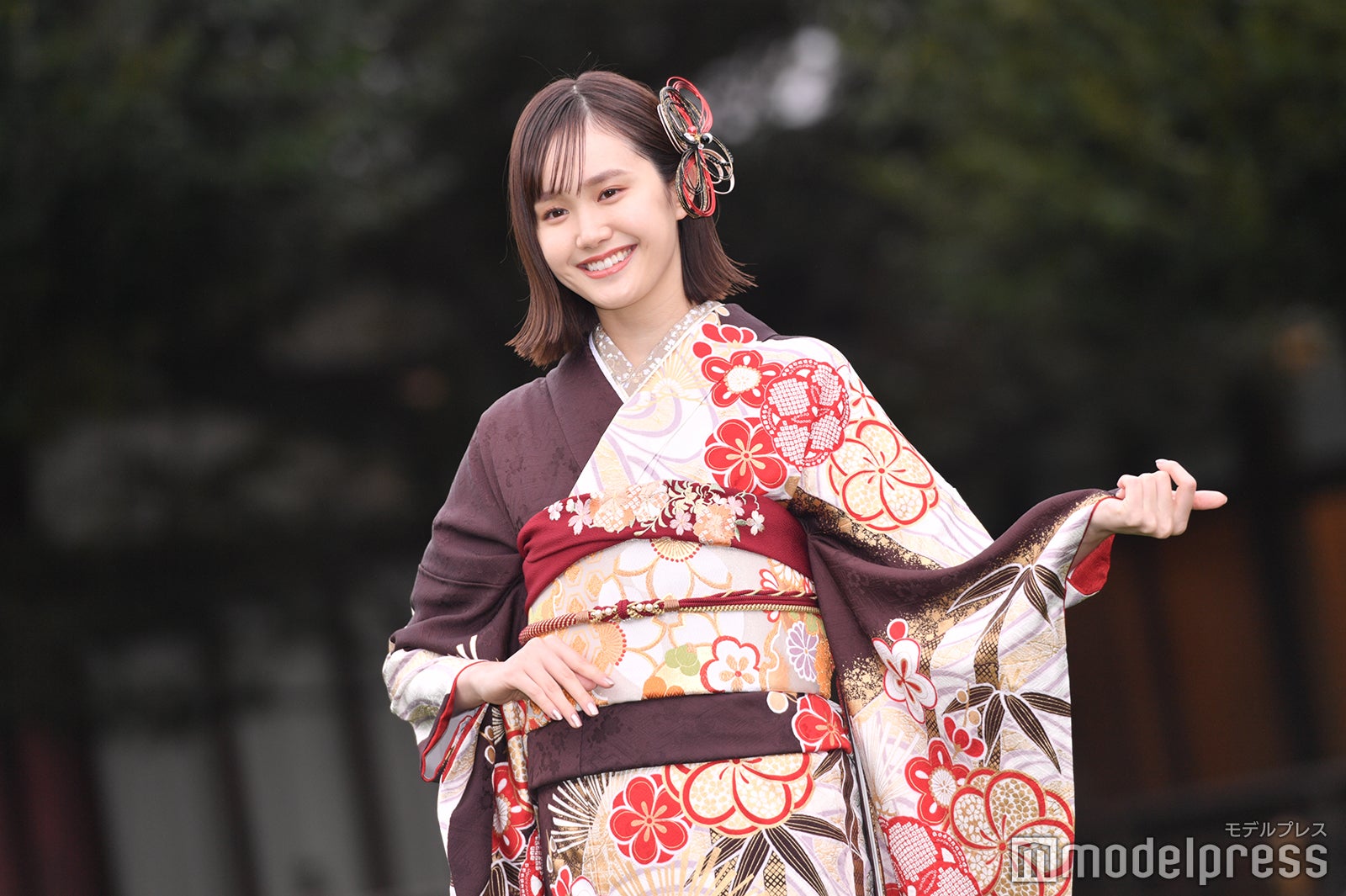 尾碕真花（C）モデルプレス