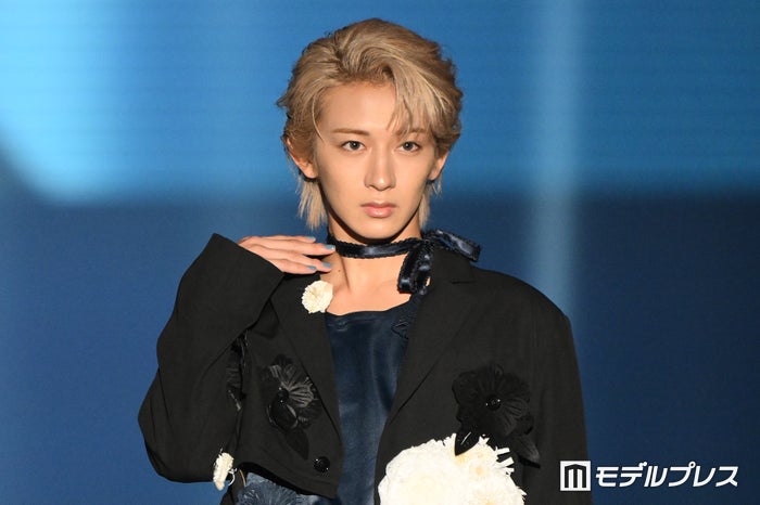 MAZZEL・NAOYA、出演舞台での差し入れが話題「豪華すぎる」「気遣いが素敵」と反響