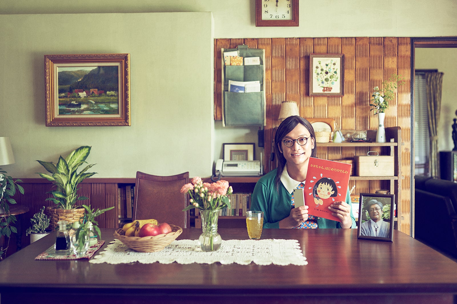 香取慎吾／新CM「絵本作家」篇より（提供画像）