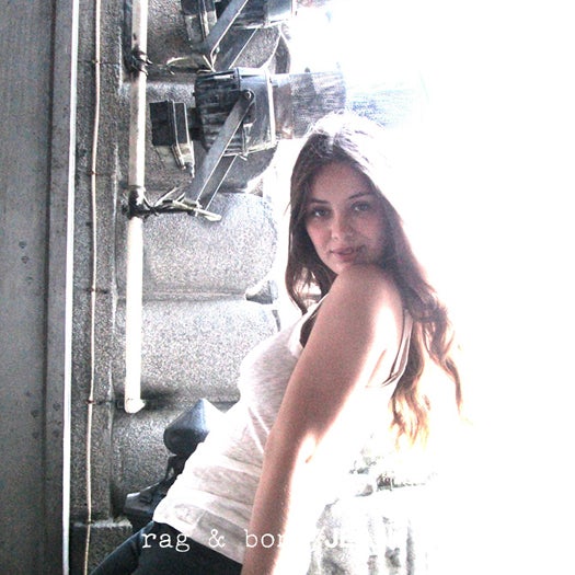 「rag＆bone／JEAN」が展開するオンラインのキャンペーン「D.I.Y.」起用されたモデル・女優のマリー・アンジュ・カスタ