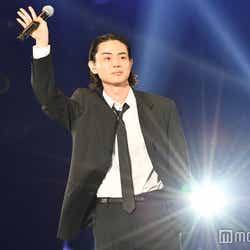 モデルプレス - 菅田将暉のサプライズ登場に会場揺れた!TGC初歌唱で“帝一メンバー愛”も<TGC2017A/W>