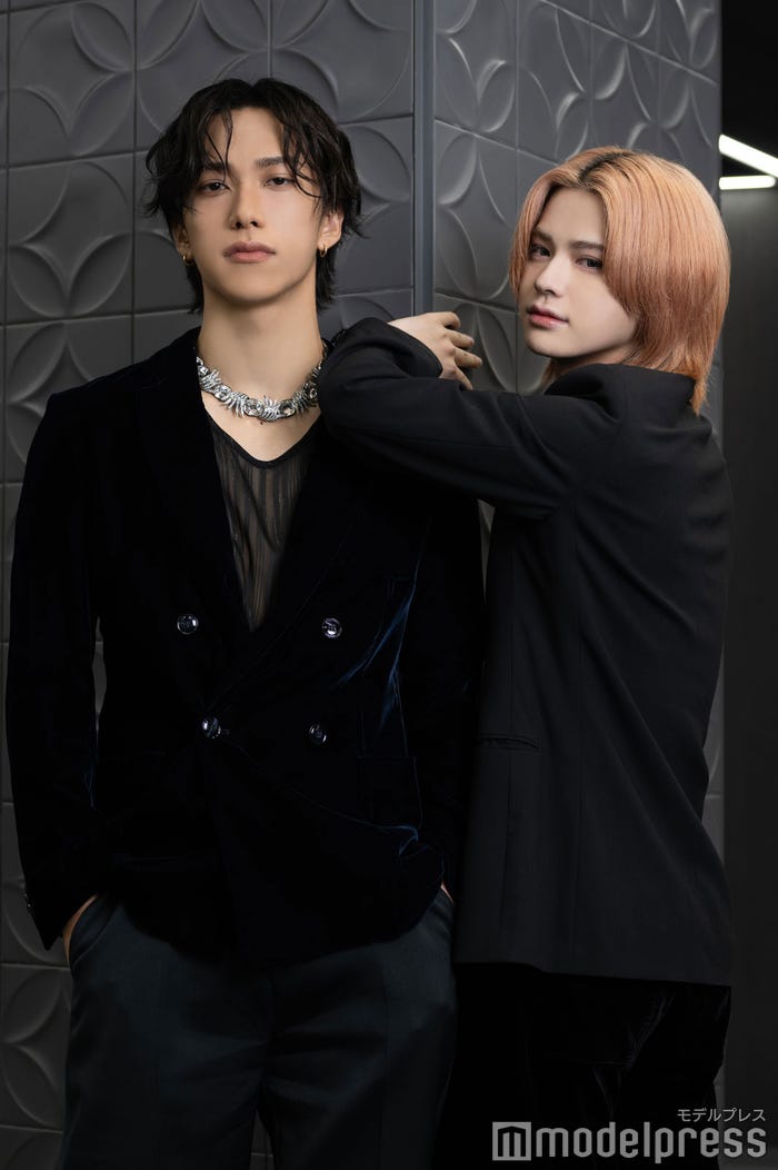 池崎理人、松田迅/衣装:Giorgio Armani(C)モデルプレス