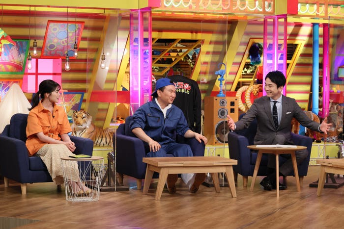 (左から)白石麻衣、かまいたち(山内健司、濱家隆一)(C)テレビ朝日