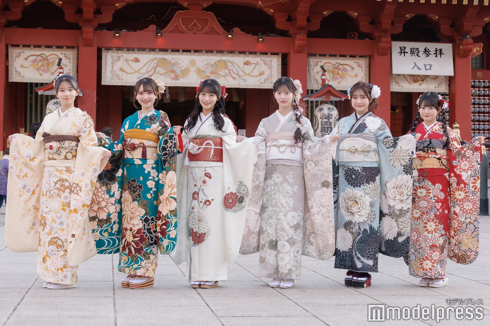 正鋳真優、山崎空、佐藤綺星、八木愛月、鈴木くるみ、布袋百椛（C）モデルプレス