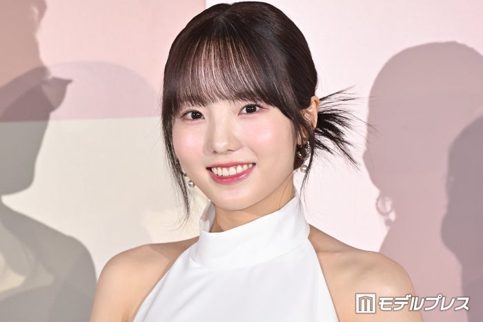 本田真凜、ウエスト＆背中透けるドレス姿披露「美しい」「スタイル抜群」絶賛の声