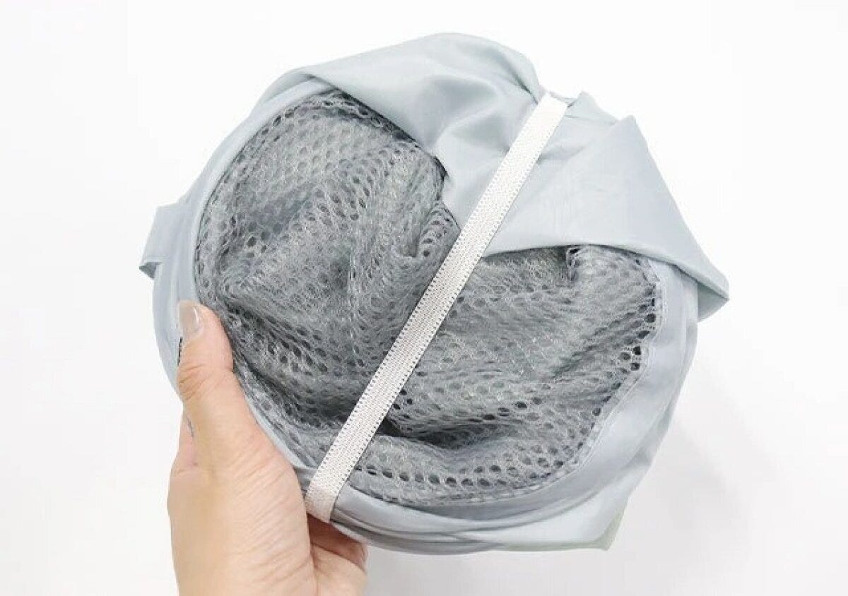 ダイソー　ランドリーバッグ（ロゴ）　折りたたみ