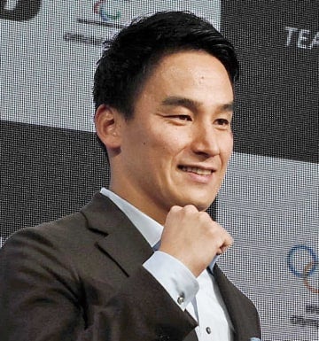 「飛行機もまさか隣の席とは」 ダルビッシュと遭遇の五輪3大会連続メダリストが感激投稿「突然のご挨拶失礼しました！競泳の松田丈志です」