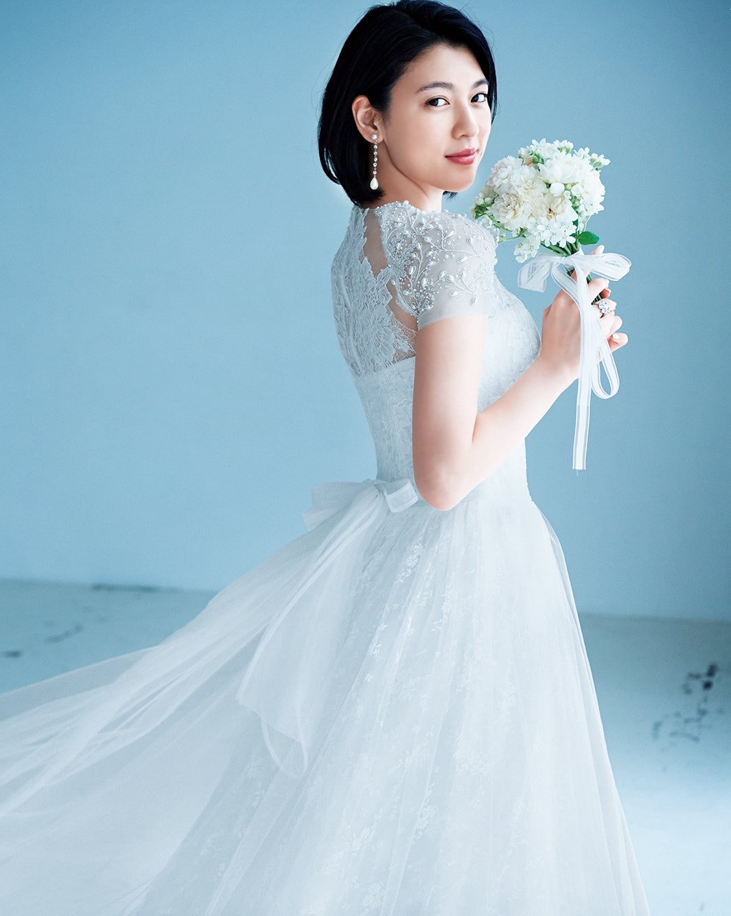 三吉彩花、麗しいウエディングドレス姿　抜擢と期待の声