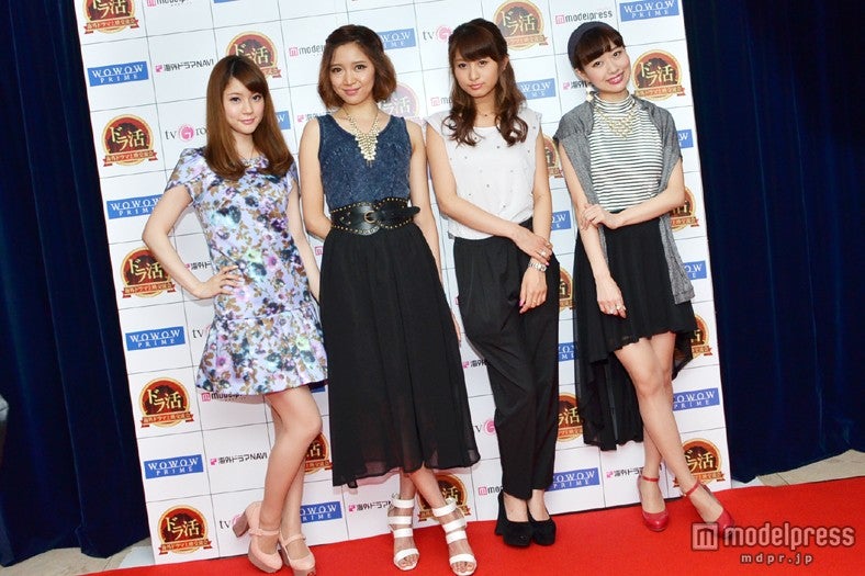 美女モデルの登場にレッドカーペットは騒然／モデル：藤浦真菜、遠藤千夏、みさみさ、水森友香