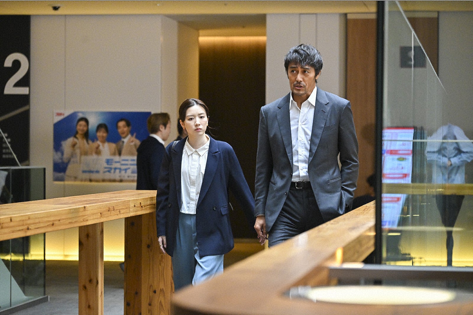 永野芽郁、阿部寛「キャスター」第2話（C）TBS