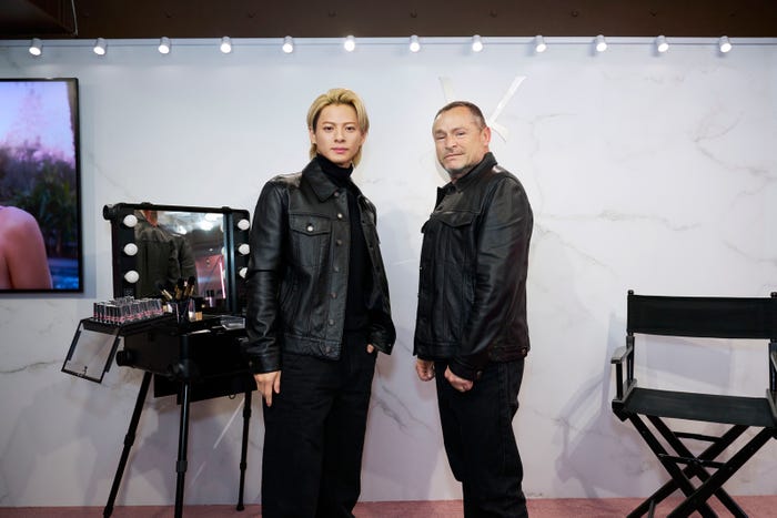 (左)平野紫耀(C)YSL BEAUTY