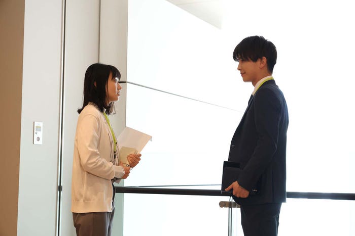 奈緒、岩田剛典「あなたがしてくれなくても」第3話より(C)フジテレビ