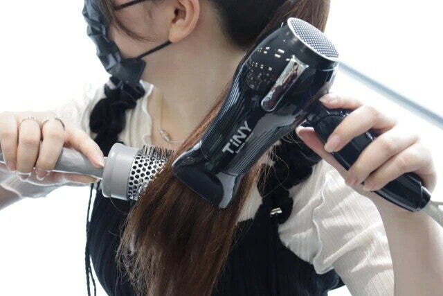 ダイソー　ロールヘアブラシ