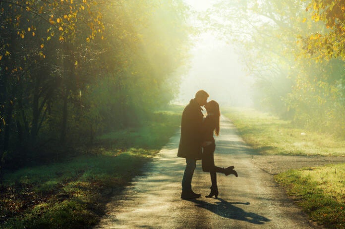 男性がキスしたくなる瞬間とは？女性との違いに注目！