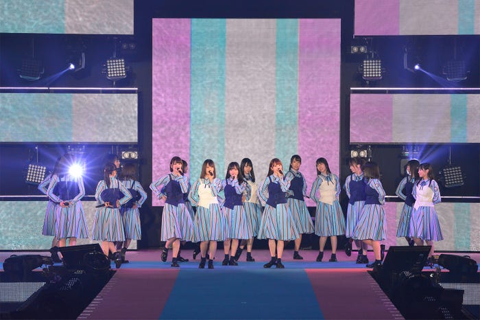 日向坂46(C)Rakuten GirlsAward 2019 SPRING/SUMMER