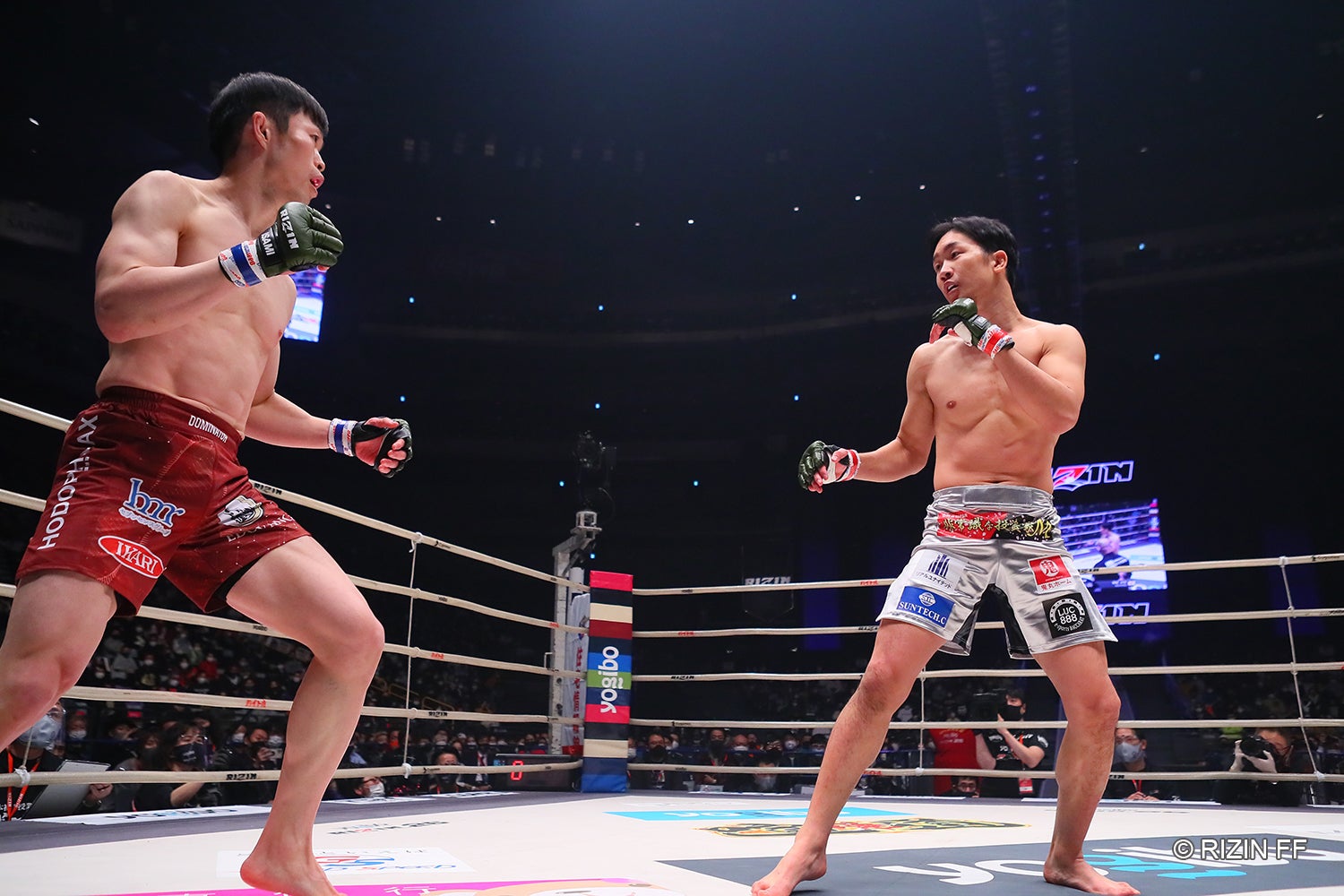 弥益ドミネーター聡志、朝倉未来（C）RIZIN FF