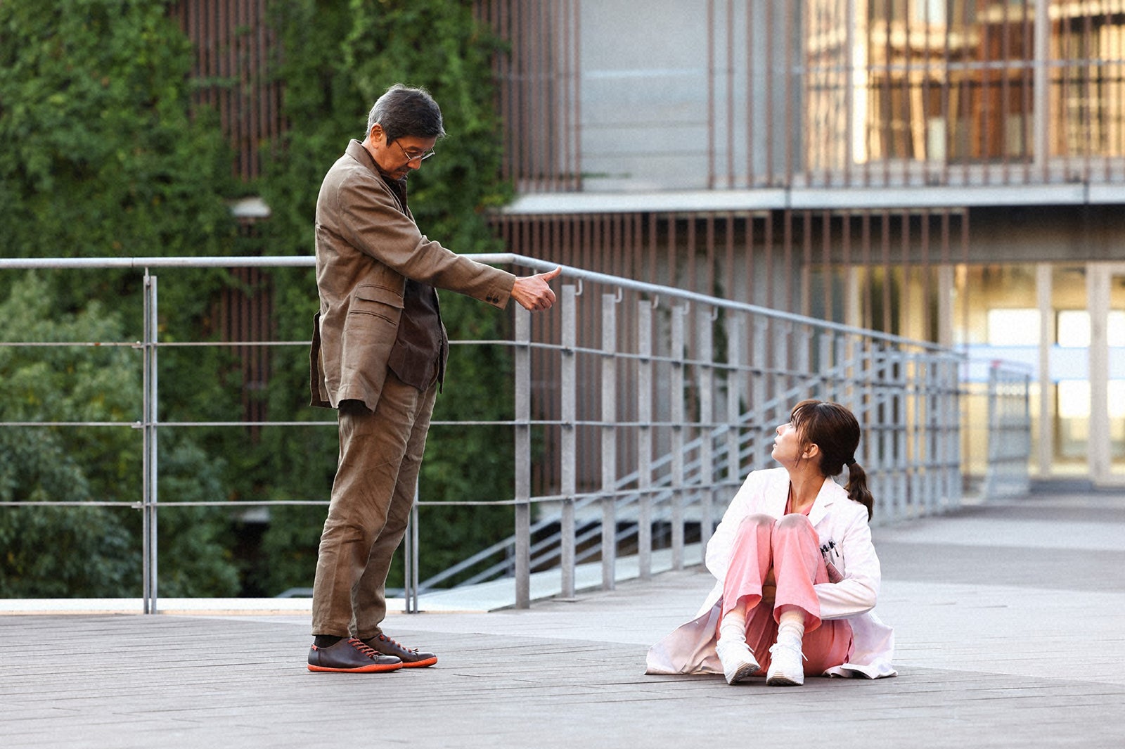 奥田瑛二、芳根京子「まどか26歳、研修医やってます！」第1話（C）TBS