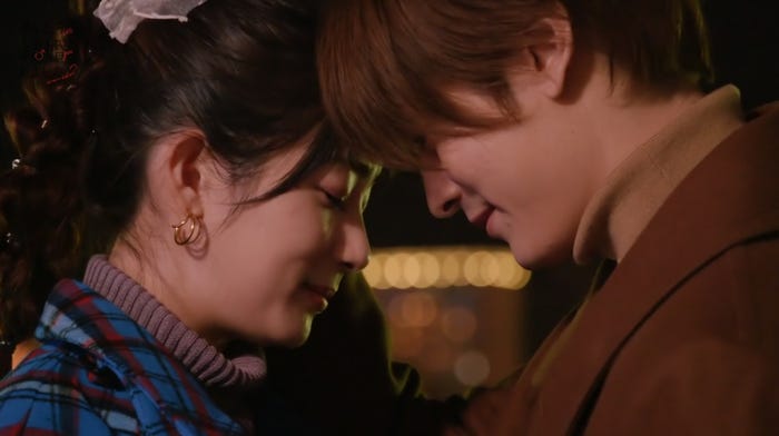 足立梨花、塩野瑛久(C)AbemaTV, Inc.