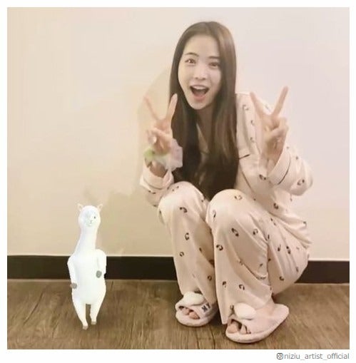 NiziUマヤ「私の休日」パジャマショットに反響「天使」「ずっと見てられる」