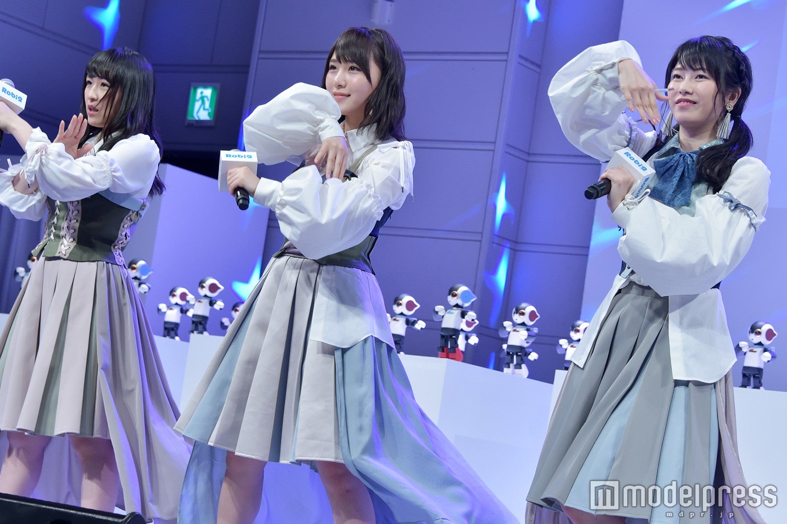 川本紗矢、高橋朱里、横山由依 （C）モデルプレス