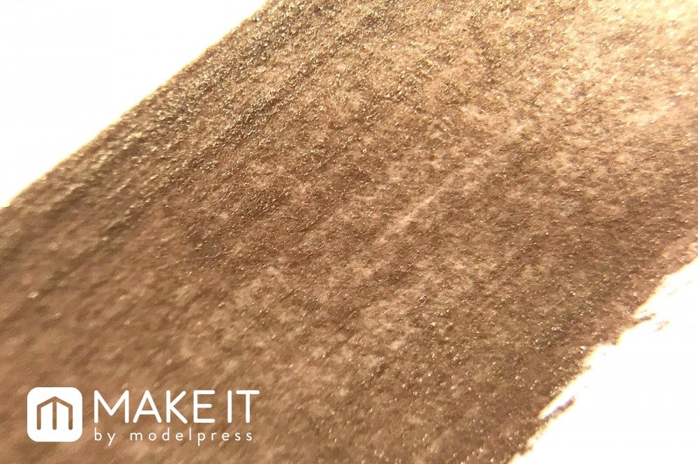 レッドパールがアクセントに (C)メイクイット