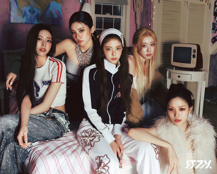 ITZY(提供写真)