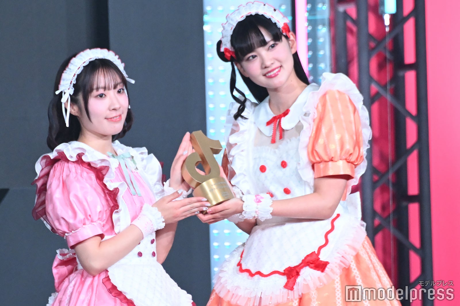 降幡愛、大西亜玖璃（C）モデルプレス