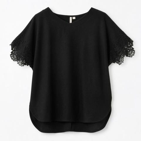 しまむら 体型カバー 夏 黒トップス しまむら しまパト オンライン 通販 レディース おすすめ オススメ おしゃれ お洒落 オシャレ プチプラ アイテム コスパ 高コスパ 高見え 2022 夏 黒トップス トップス 黒 ブラック 体型カバー 痩せ見え 細見え プルオーバー 袖レース レース 袖コンシャス HK