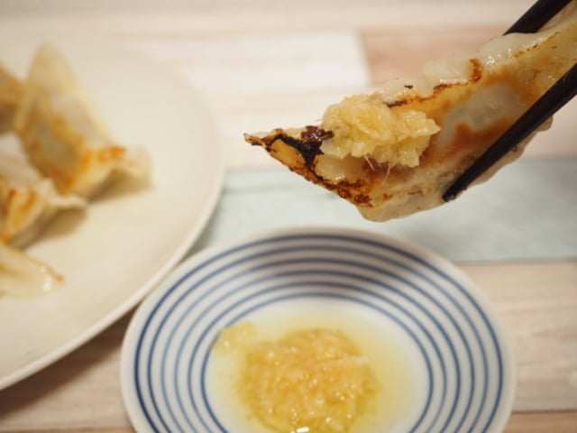 業務スーパー葱生姜 餃子と一緒に食べてみる