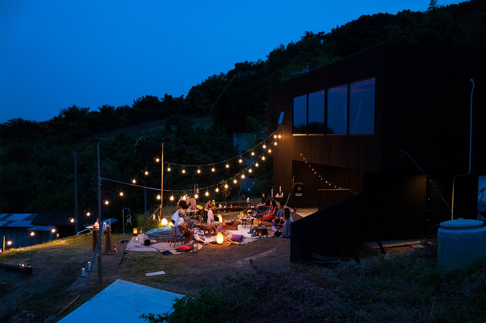 ホストとゲストをつなぐプラットフォーム（C）Airbnb