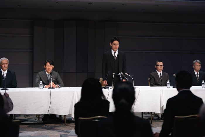 反町隆史、小泉孝太郎 (C)フジテレビ