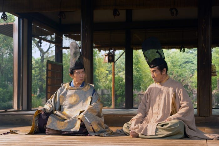 佐々木蔵之介、岸谷五朗「光る君へ」第1話より(C)NHK