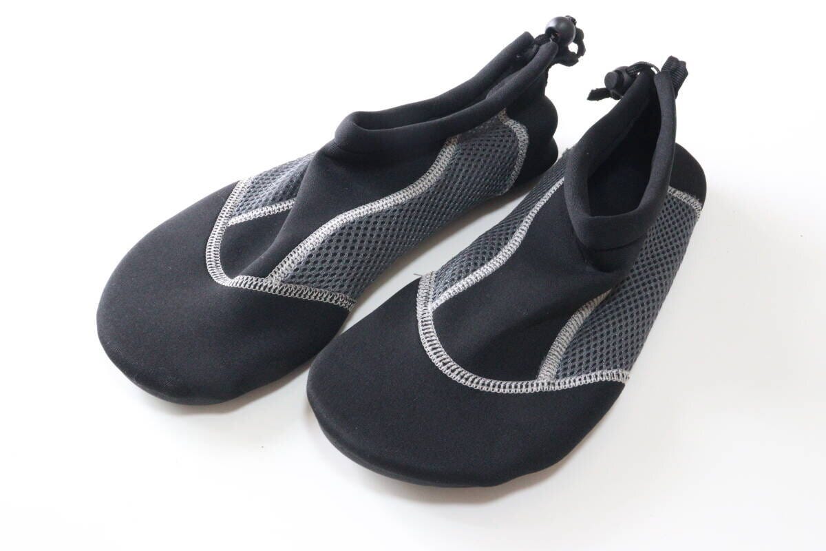 ダイソーのアクアシューズ（25cmー27cm）