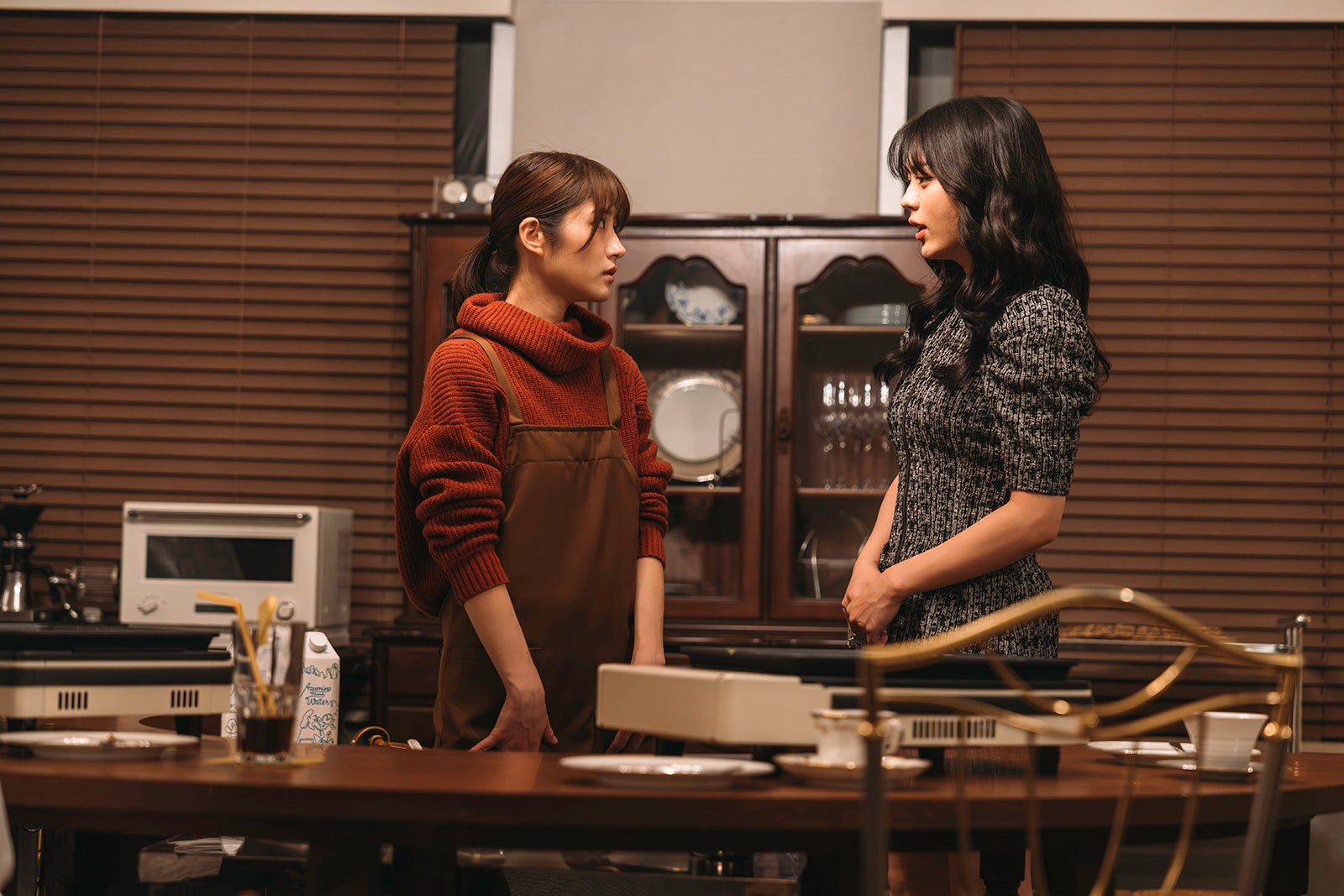 若月佑美、井手上漠「セレブ男子は手に負えません」第2話より（C）ABC・DLE