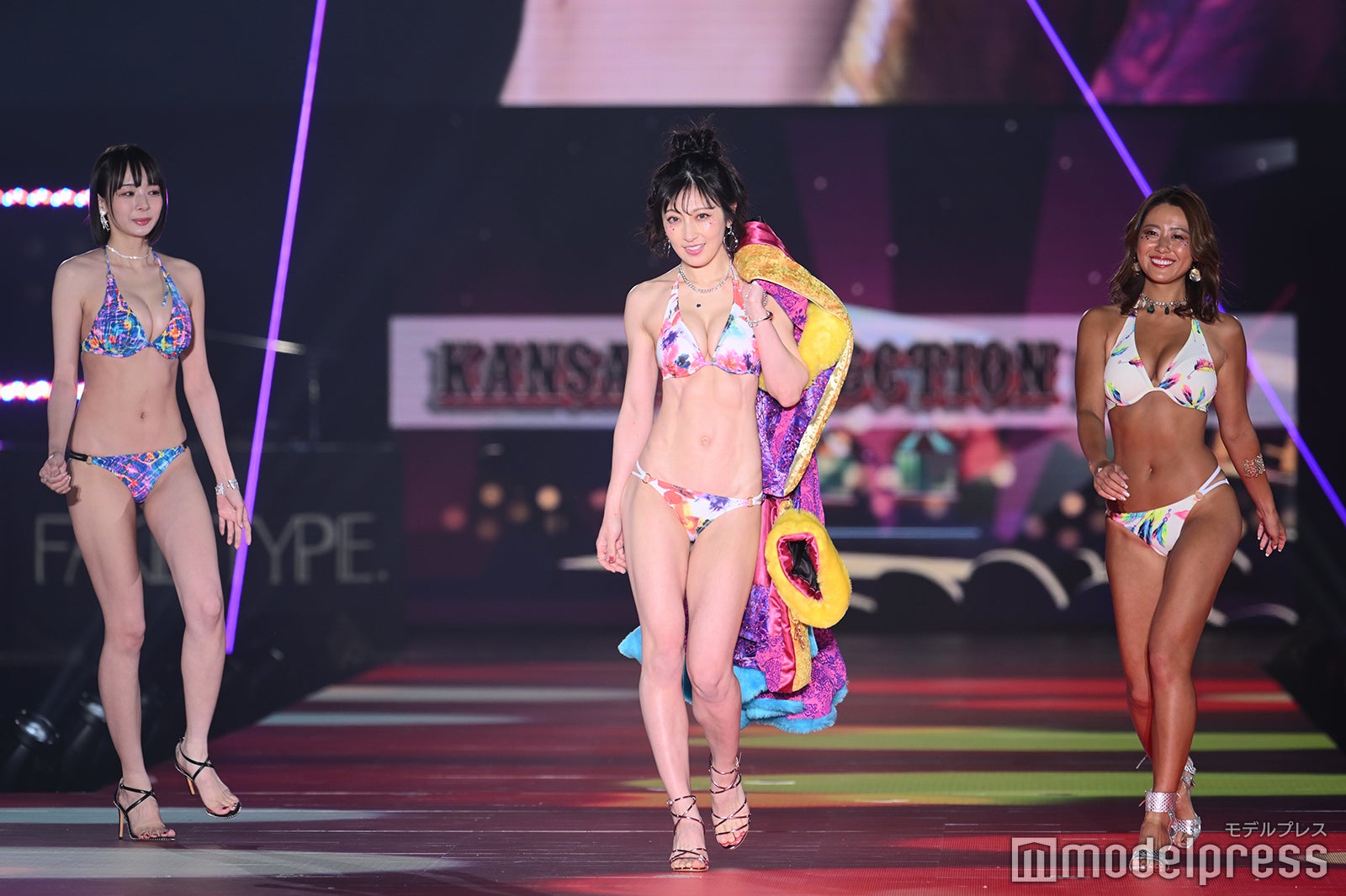 岡田紗佳、熊田曜子、白波瀬海来「関コレ 2023 S／S」より（C）モデルプレス