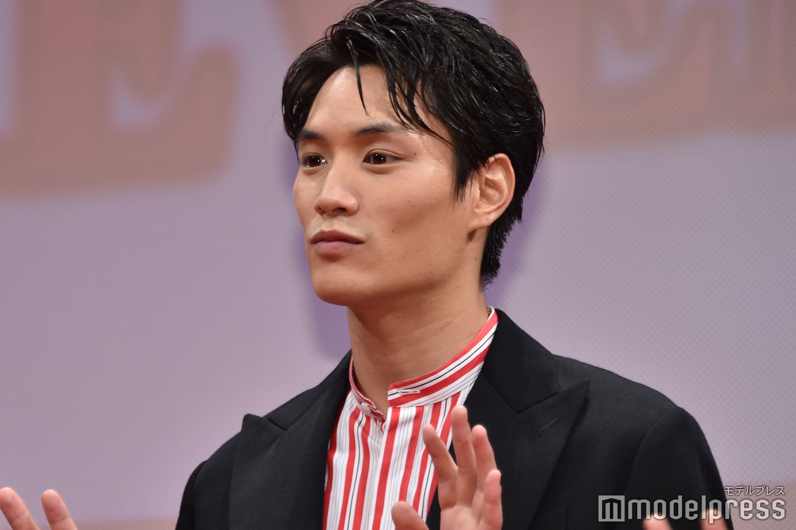 イメチェン前の鈴木伸之（C）モデルプレス