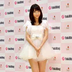 超ミニ衣装でイベントに登場した柏木由紀