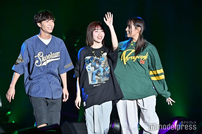 (左から)ぎし、みゆ、森元流那/ばんばんざい(C)モデルプレス