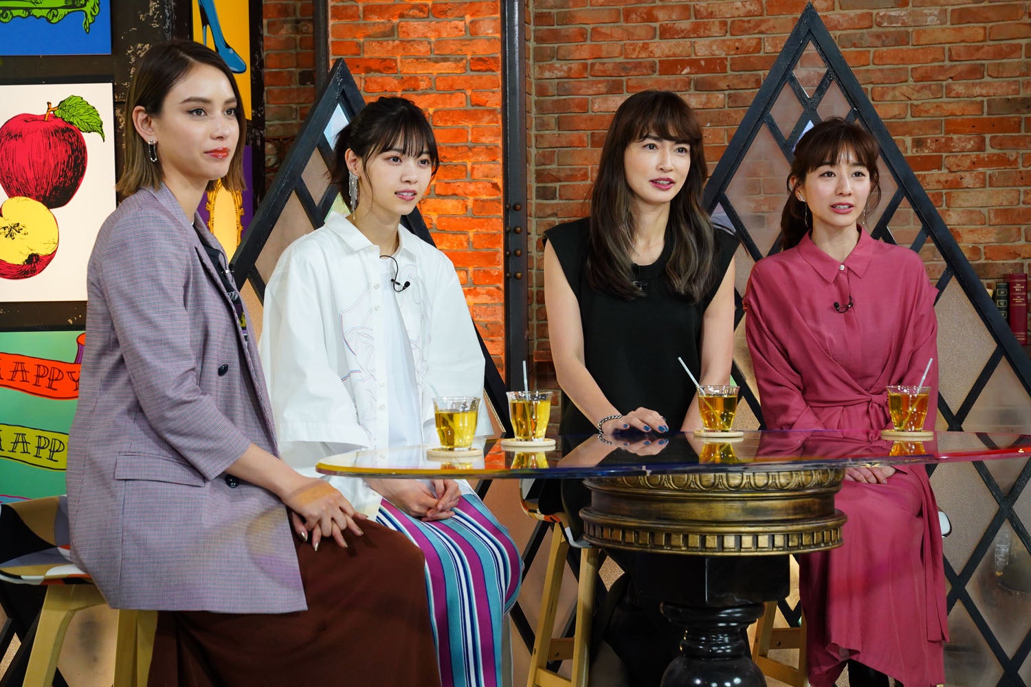 （左から）滝沢カレン、西野七瀬、長谷川京子、田中みな実 （写真提供：カンテレ）