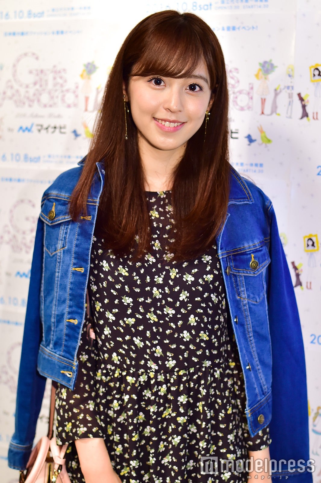 フジテレビアナウンサー 久慈暁子　直筆サイン色紙　中サイズ　18×21cm non-no」久慈暁子の苦労とは「泣いたこともありました