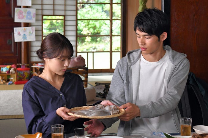 有村架純、岡田健史/「中学聖日記」第9話より(C)TBS