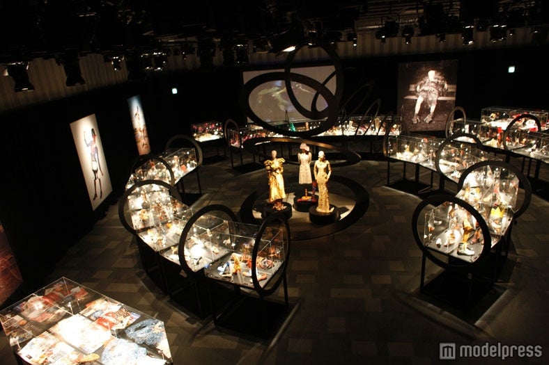 「Vivienne Westwood Shoes, An Exhibition 1973‐2012」