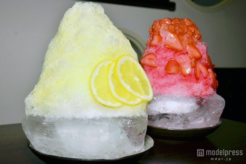 さわやかな「生絞り レモン」と果肉いっぱいの「生絞り 苺」