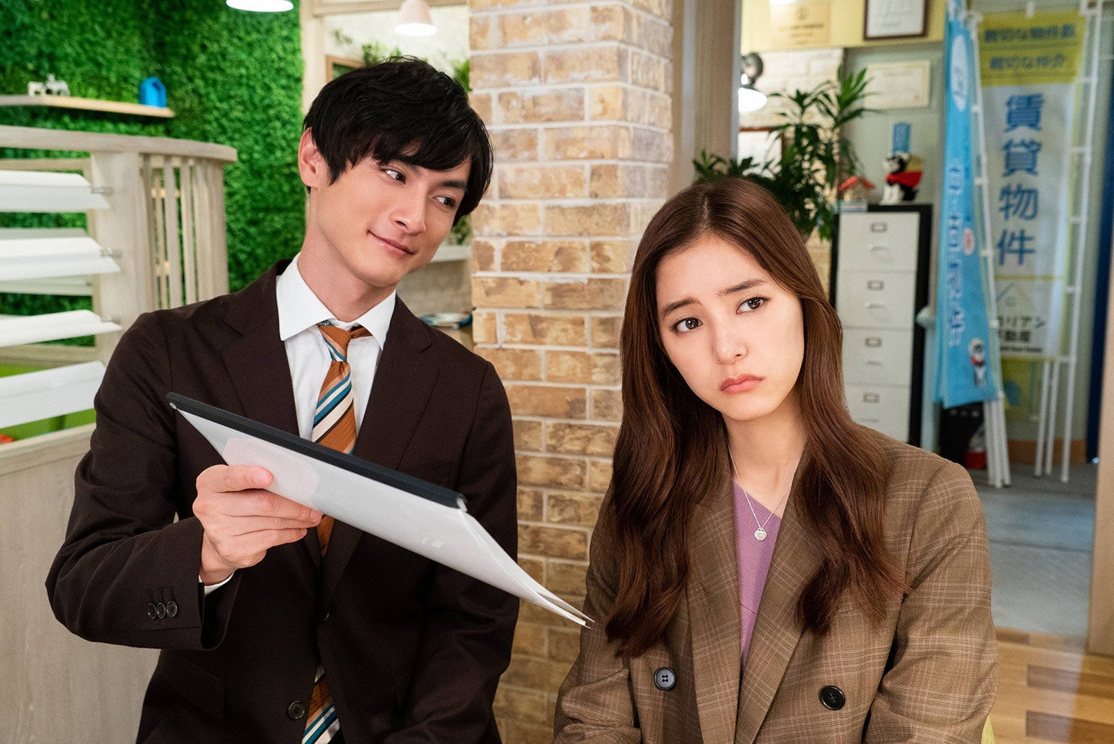 新木優子「モトカレマニア」ツインテール・SEXYドレス姿…七変化が「全部可愛い」と話題