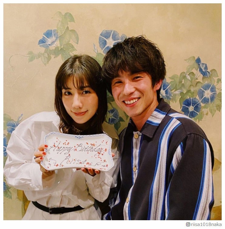 仲里依紗、夫・中尾明慶と誕生日ディナーで気合い「まだまだ乙女」 2ショットで互いにメッセージ