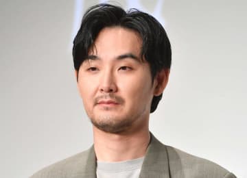 えぇマジで誰？！【探偵さん】ビン底メガネの夏帆の夫役俳優に衝撃「オーラの消し具合が」朝ドラとは別人「ギャップがメロい」「声で分かった」