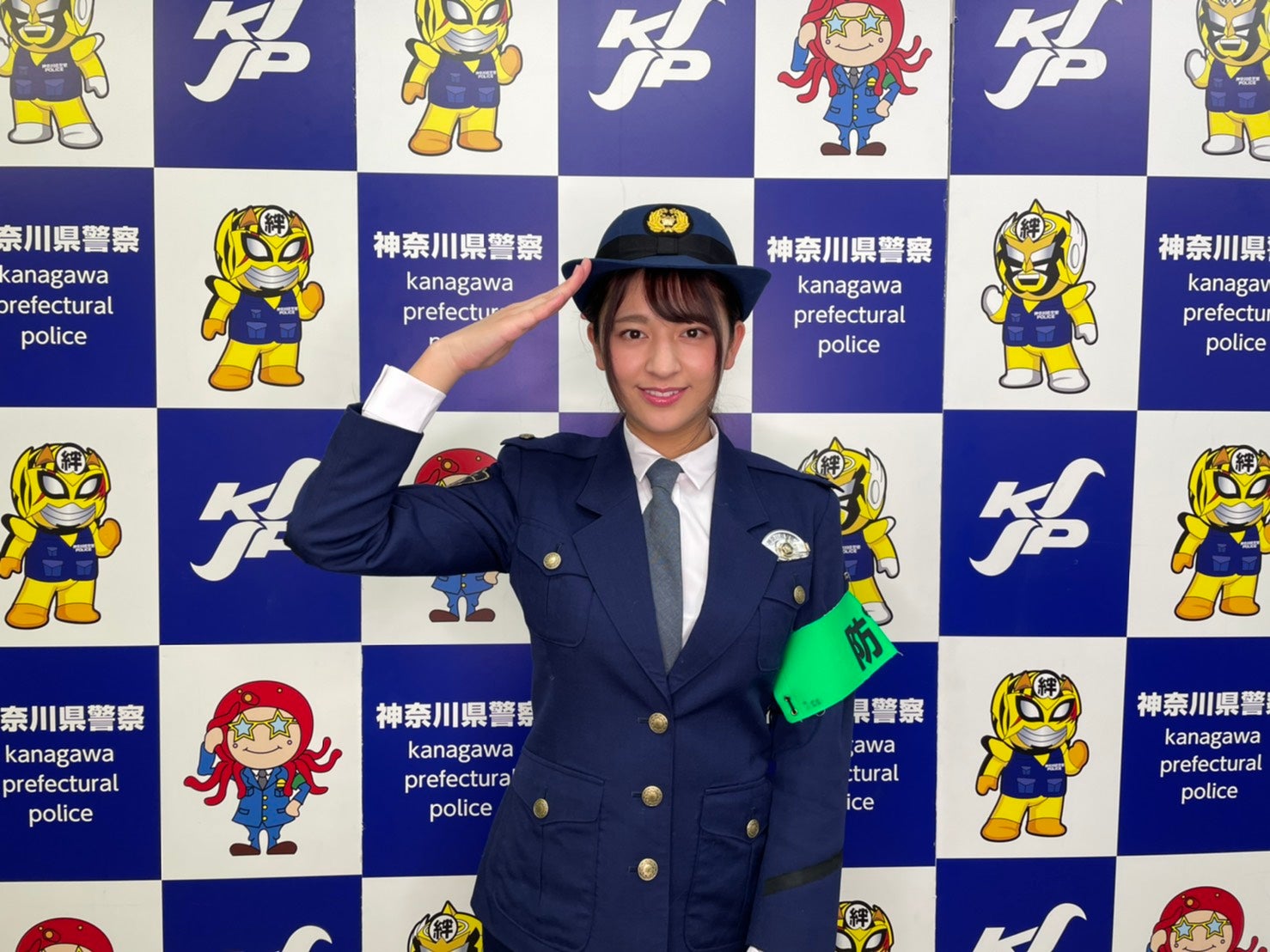 徳江かな、キュートな警察官制服姿を披露 神奈川県警と連携して情報発信 - モデルプレス