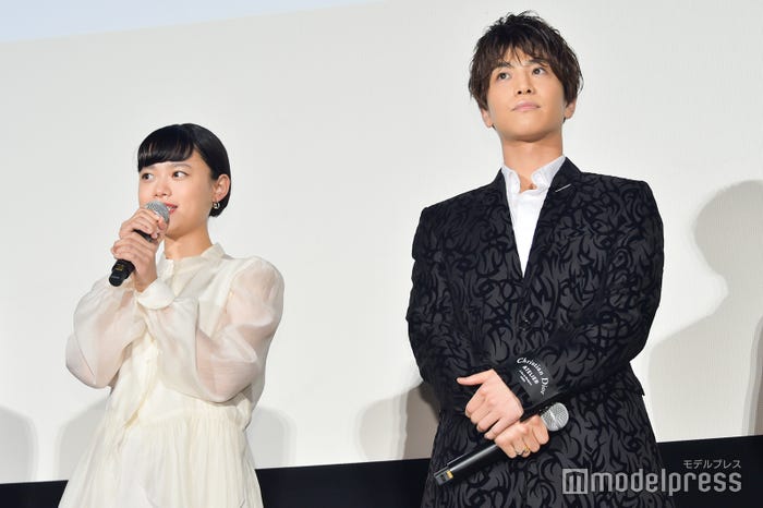 杉咲花、岩田剛典(C)モデルプレス